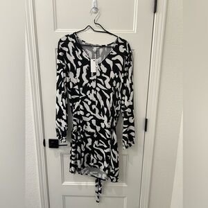 NWT Nine West Monochrome Patterned Dress
